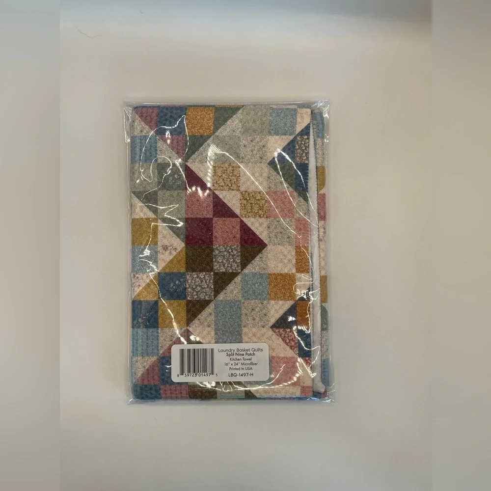 Farmhouse Patchwork Quilt Microfiber Kitchen Towels (set of two) - Picture 2 of 3